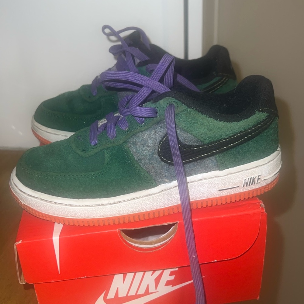 Nike Force 1 LV8 "Gorge Green/Black/Psychic Purple kids